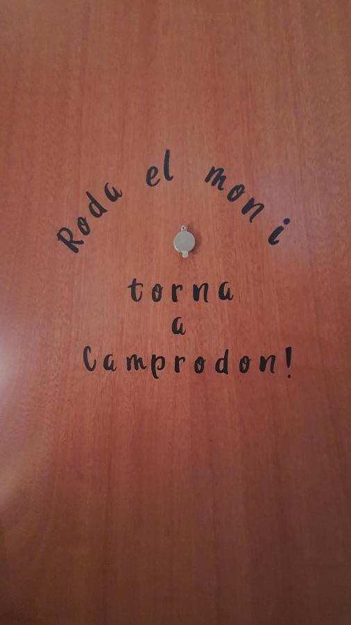 El Mussol De La Vila Camprodon, Balconets Amb Vistes A La Placa المظهر الخارجي الصورة
